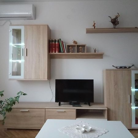 Apartman Ana 수보티차 외부 사진