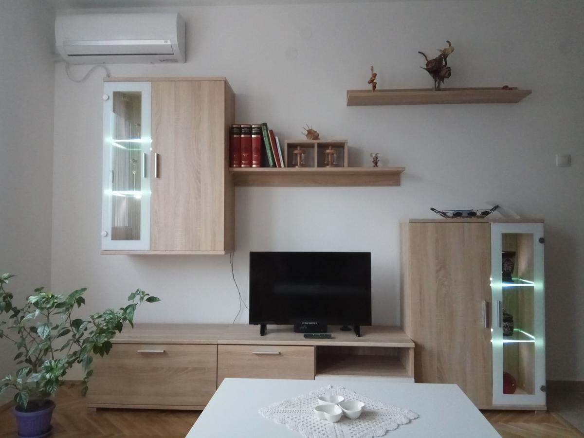 Apartman Ana 수보티차 외부 사진